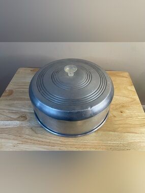 Vintage MCM Aluminum Cake Dome Lid 10" Lucite Knob Cake Cover Pie Pastry Carrier